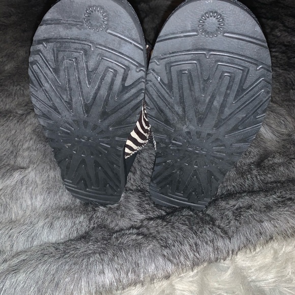 Ugg classic short boots - Picture 4 of 6